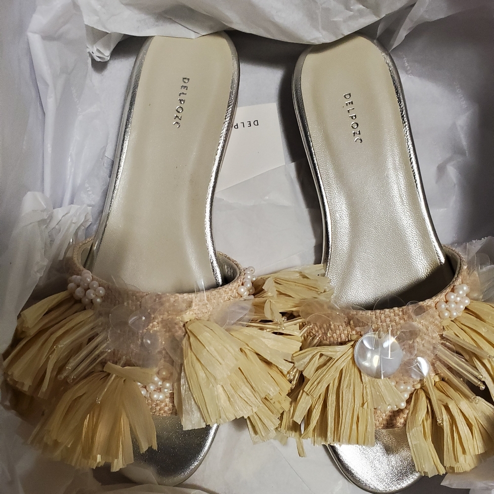 Sz 36 NIB $800 Delpozo embelished flats